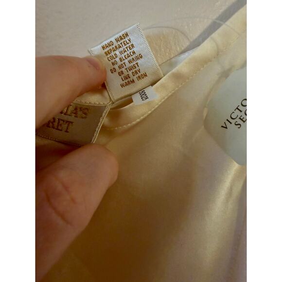 NWT VTG Gold Label Victorias Secret 100% Silk IvorySlip Dress Lingerie Medium - Picture 5 of 8